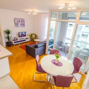 Sinisa Apartment
